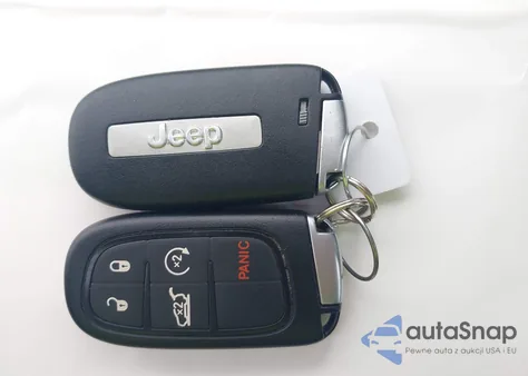 2022 Jeep Cherokee Trailhawk 4X4 z USA, uszkodzony, nr VIN 1C4PJMBX1ND500729